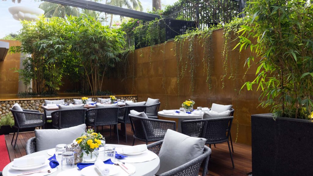 Trident hotel open dining image